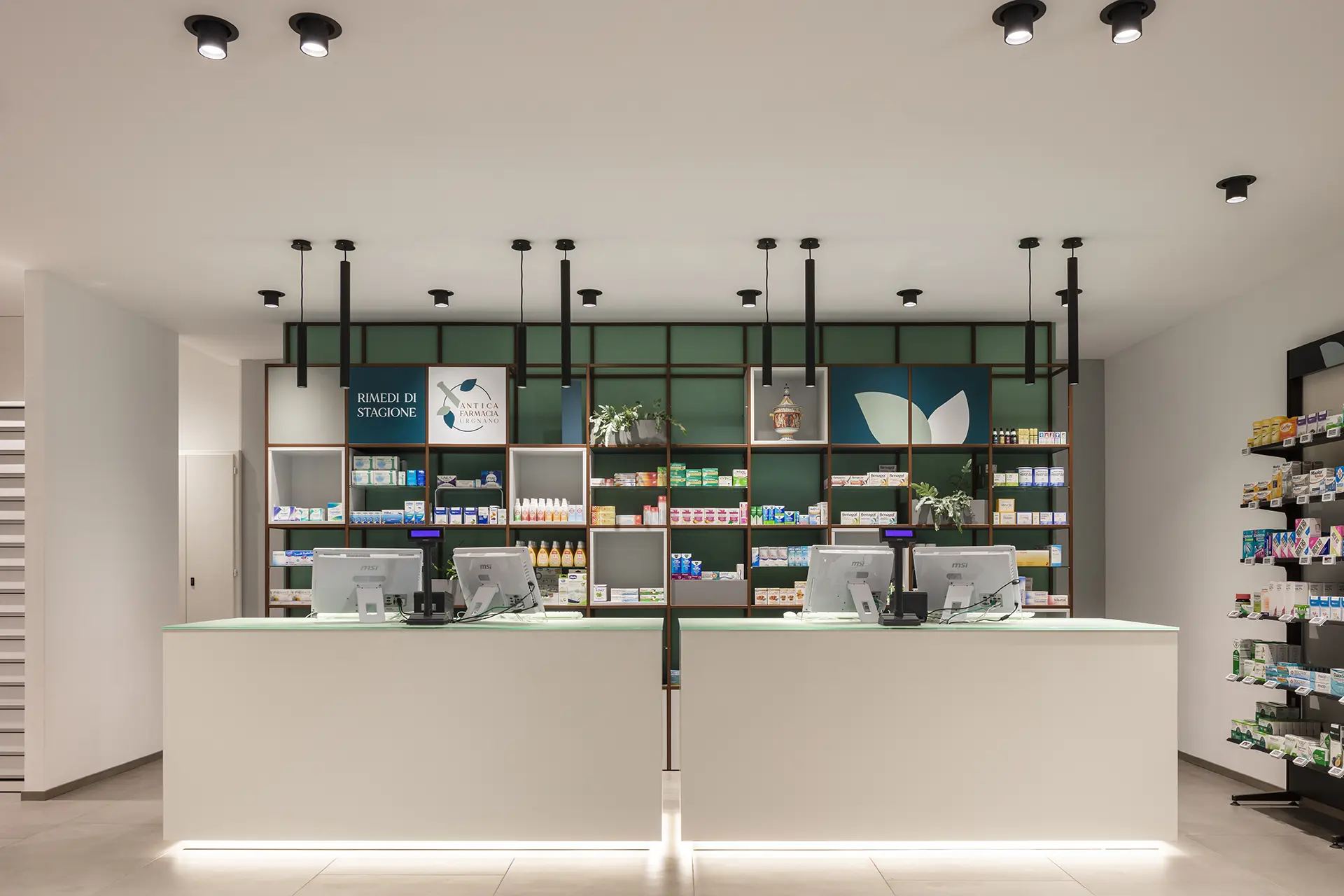 Realizzazioni Th.Kohl Farmacia Giannetti Urgnano BG 01