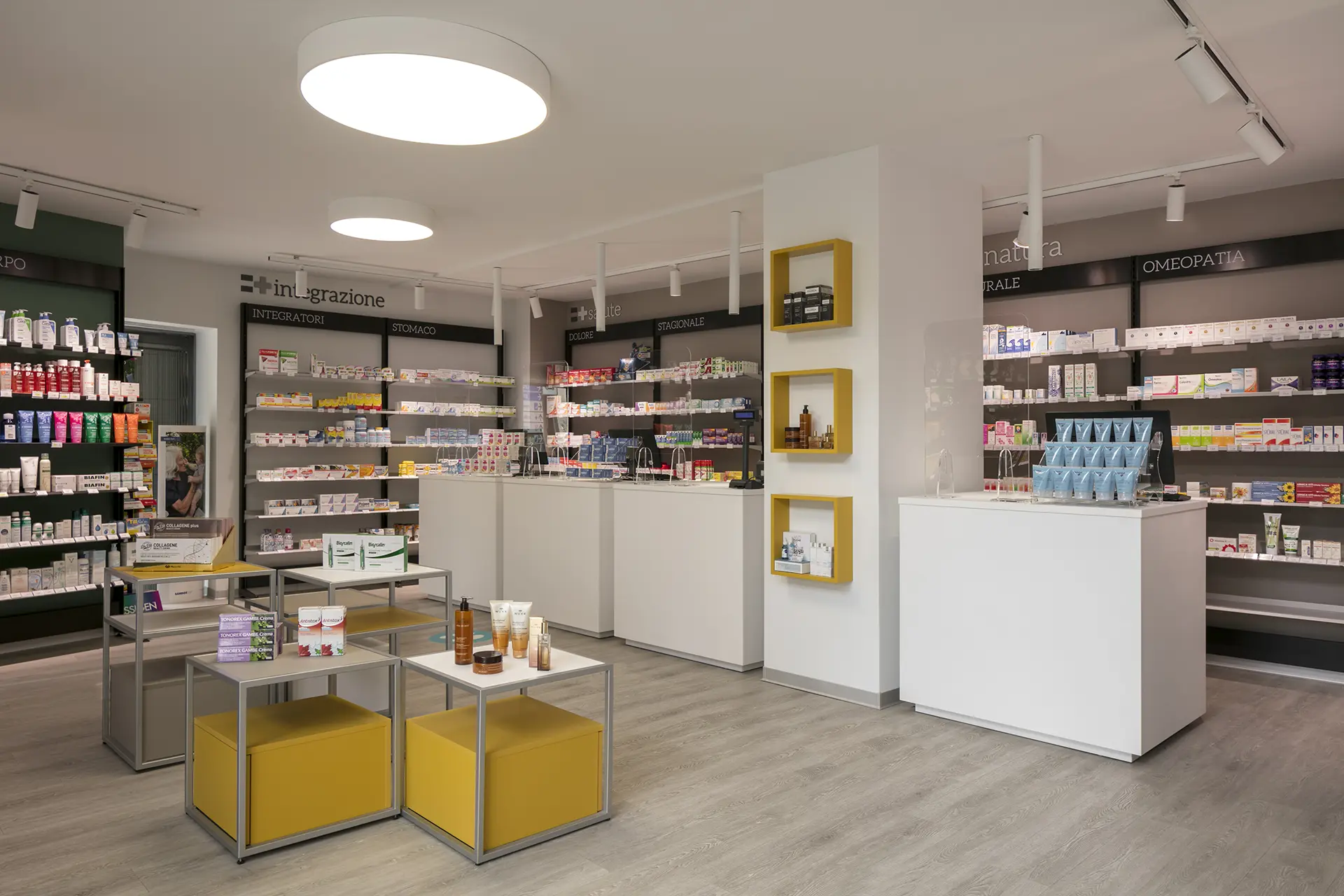 Realizzazioni Th.Kohl Farmacia Sansoni Cantu CO 01
