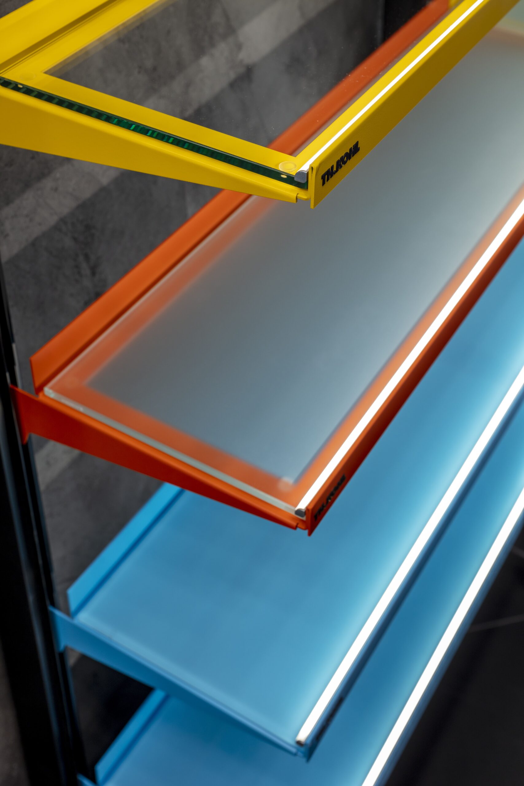 Lokic - arredamento per farmacie flessibile di design - gallery 01